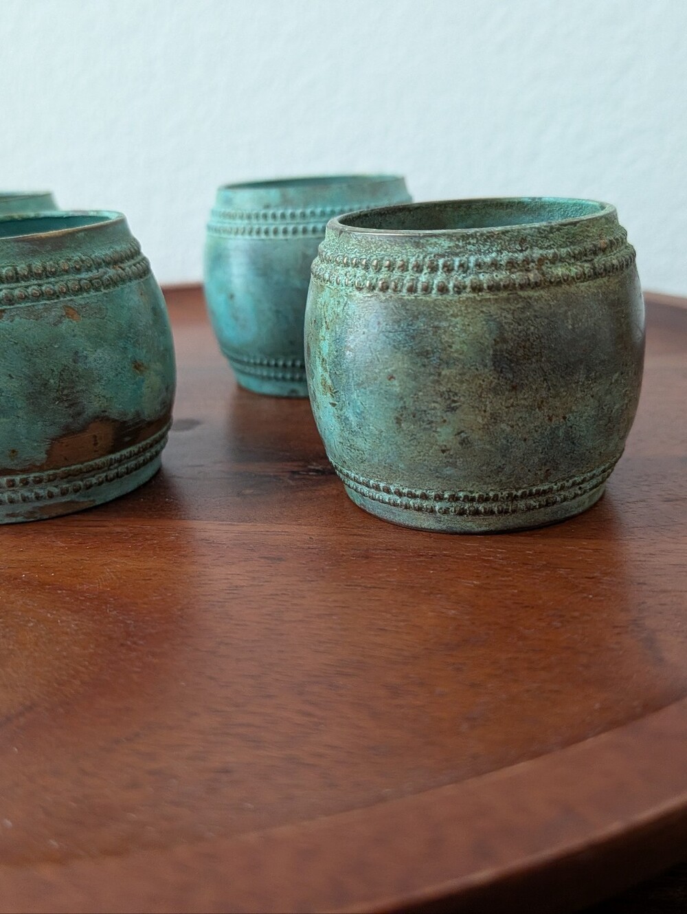 Set of 4 Painted Solid Brass Napkin Rings Vintage Turquoise - Picture 5 of 9